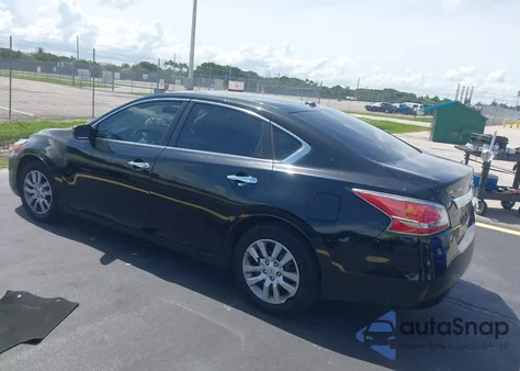 2015 Nissan Altima 2.5 S из США, поврежденный, VIN 1N4AL3AP4FC450031